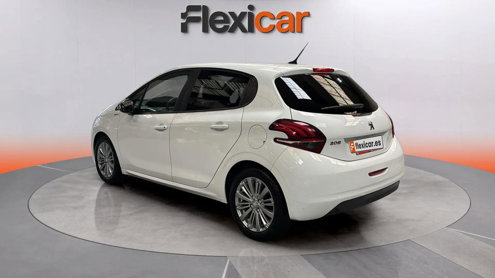 https://cdn-flexicar.caraffinity.it/public_appraisal_images_pro/images/stock/200089/1gC62a8aUp__12 (11).jpg